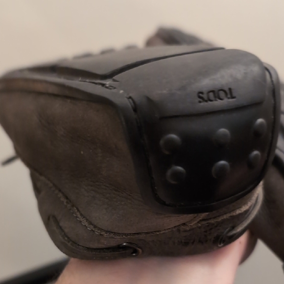 Tod's Leather Slip-On Loafers with Classic Stitching - Picture 7 of 7